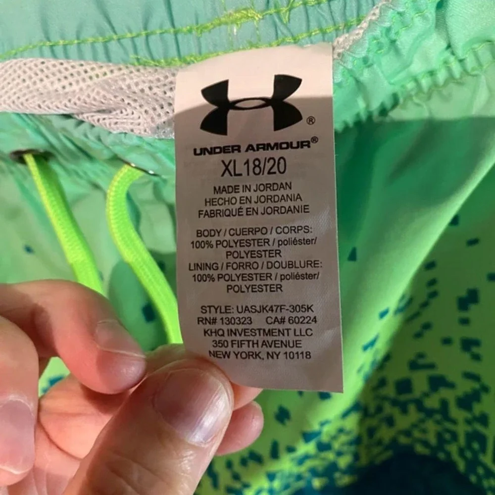 Under Armour Swim Trunks boys Size XL 18/20